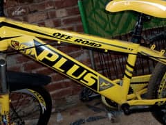 Sports bike disc brakes both wheels sports mudguard yellow shade