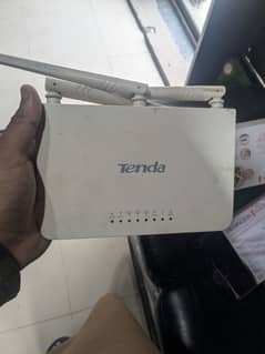Tenda F3  router