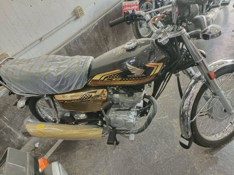 Honda 70 or 125 all model r colour instantly avail 4