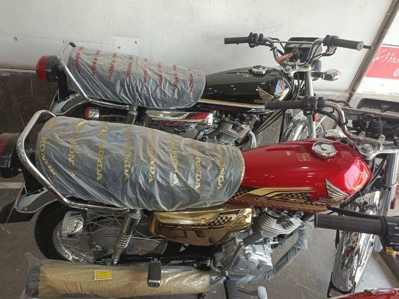 Honda 70 or 125 all model r colour instantly avail 6