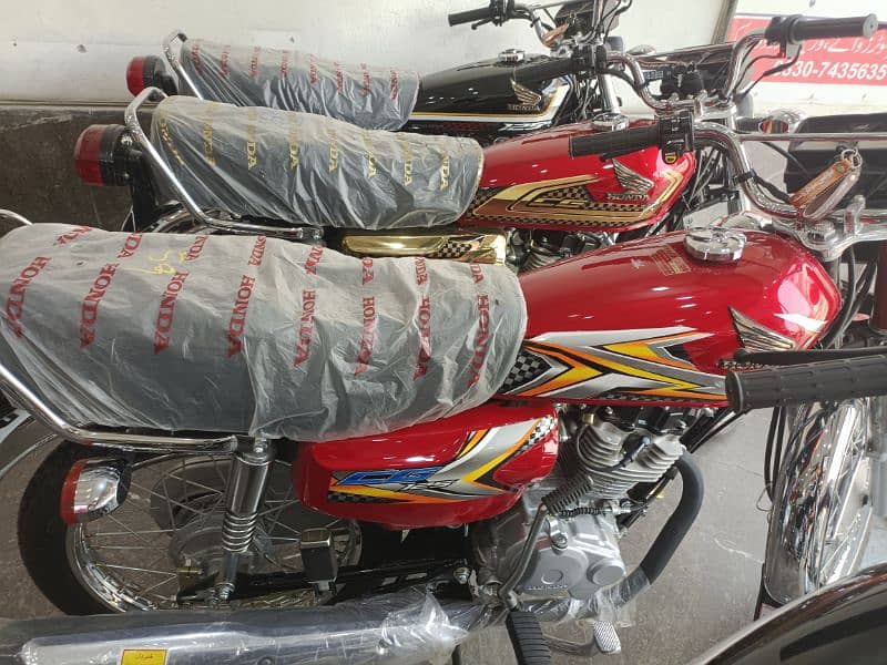 Honda 70 or 125 all model r colour instantly avail 7