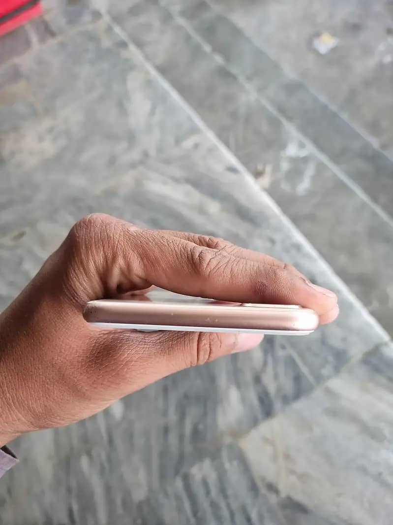 iPhone 8p plus 64gb pta approved sim bypass 1