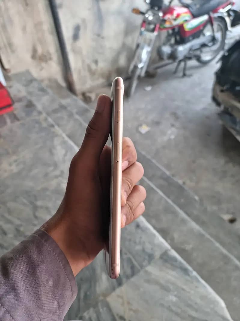 iPhone 8p plus 64gb pta approved sim bypass 3