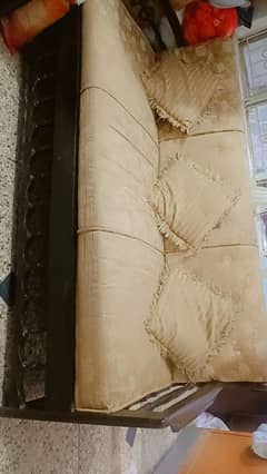 5 seaters Sofa with Cosion Good condition 03365921872