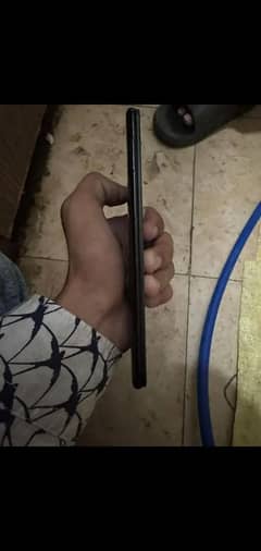 vivo y85   4gb 128gb  non pta hy patch khud krana pary ga jo b lyga