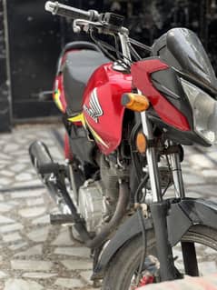 Honda CB 125F 2023