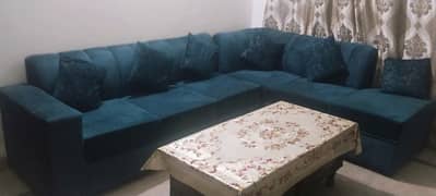 L shaped sofa like new