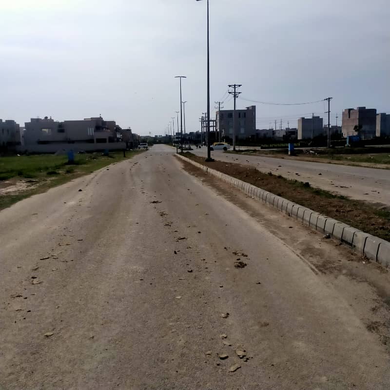 10 Marla Non possession Plot f9r sale in woods block in Paragon City lahore 2