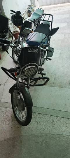 SUZUKI GS 150 NEAT & CLEAN BIKE WITH XTRA ACCESSORIES