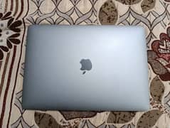 MacBook pro 2017 i5 8gb 256gb 13.3"