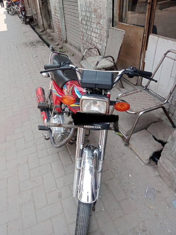 125 like a new one hand use Rabta num  03426458515 2