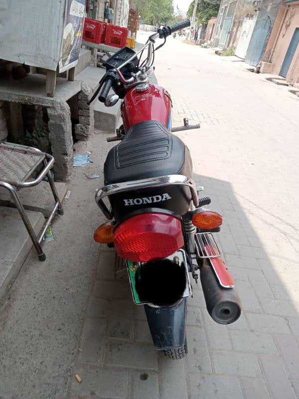 125 like a new one hand use Rabta num  03426458515 4