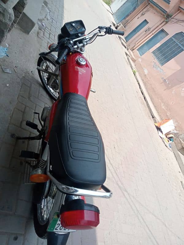 125 like a new one hand use Rabta num  03426458515 5
