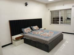 NEW DESIGNER BED & DRESSING FOR SALE !!
