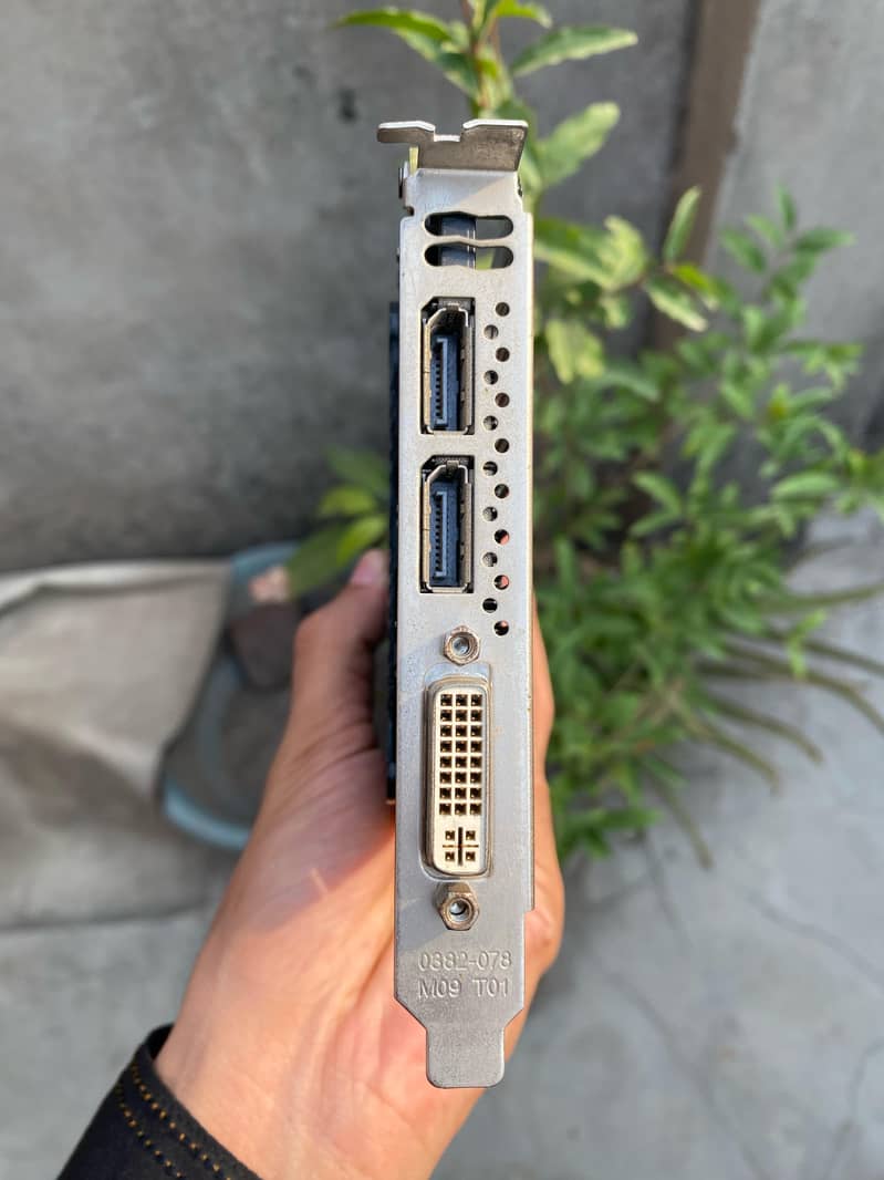 nVidia Quadro 4000  2GB 256bit DDR5 5