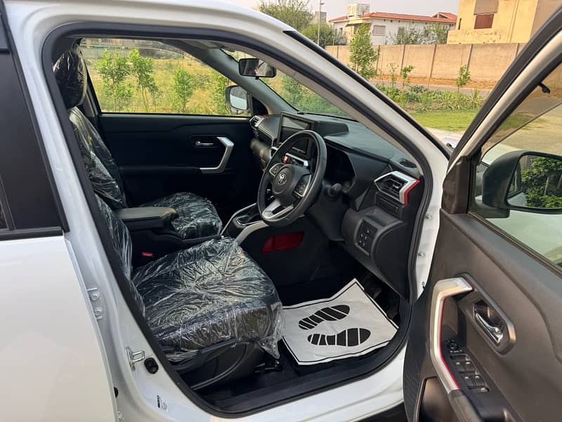 TOYOTA RAIZE ‘’Z’’ PACKAGE  4.5 grade  2020 with 360 10