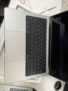 MacBook Pro M4 (New)
