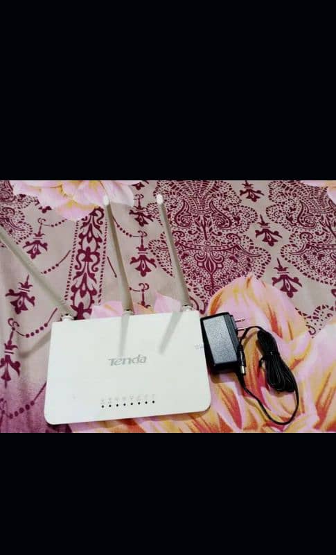 Tenda Wifi Router device A+ condition. 0