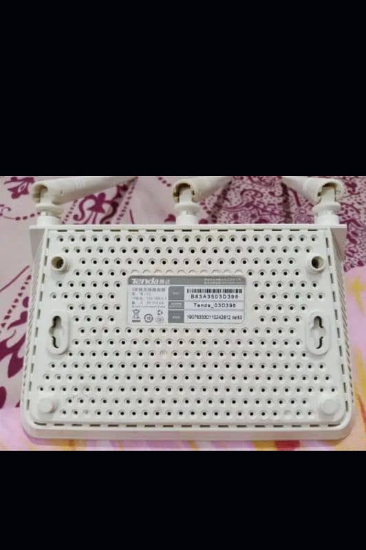 Tenda Wifi Router device A+ condition. 1