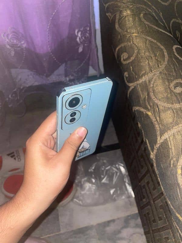 reno 11 f with box 10/10 condition 2