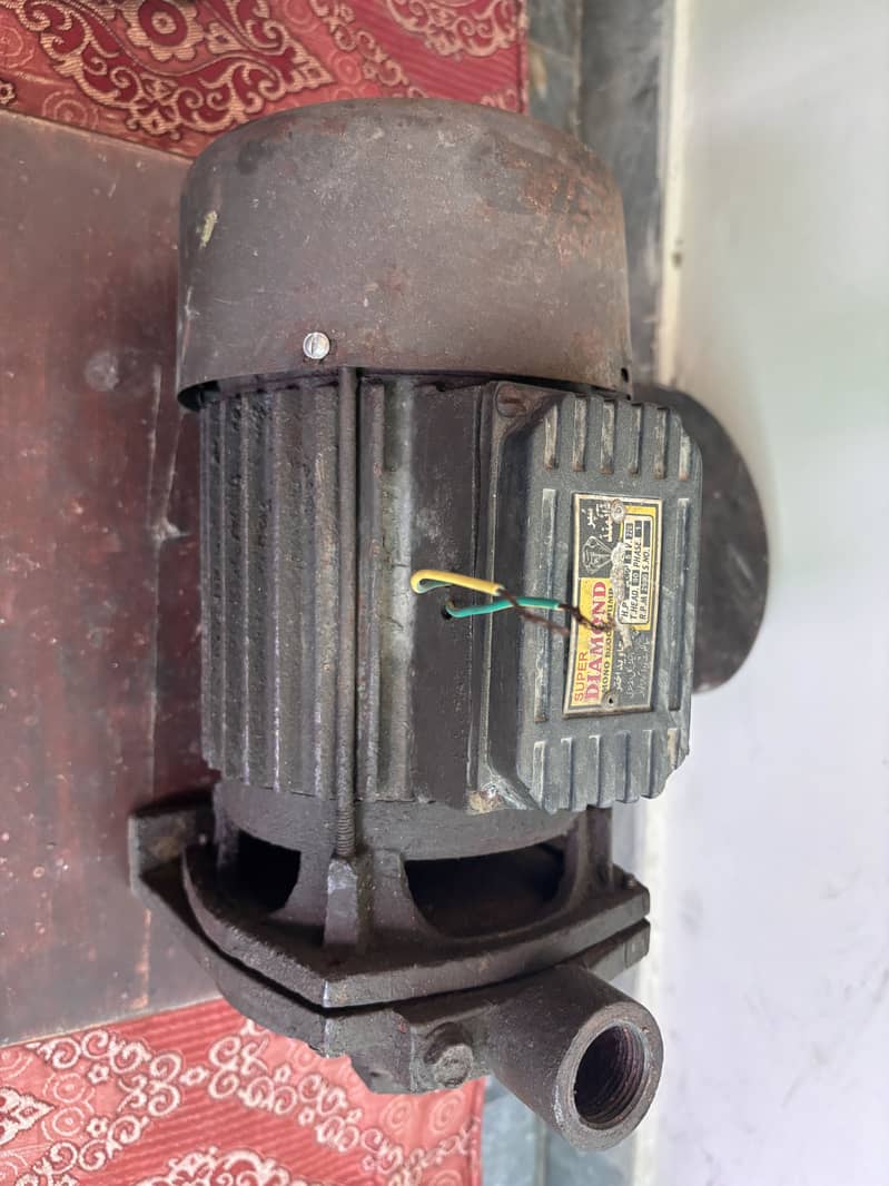 Mono block motor 0
