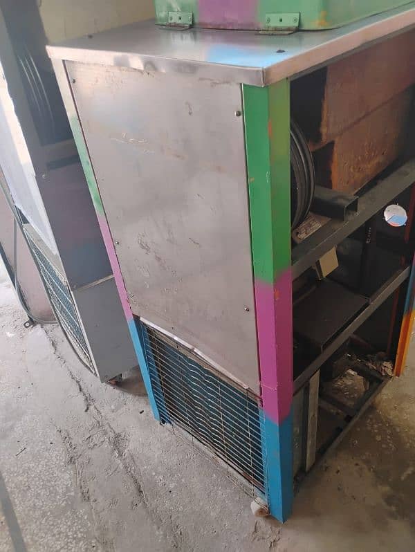 Ice Cream Machine In Working Condition 0