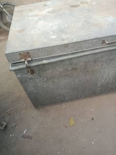 5 fut peti for sale with stand