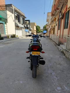 Ybr G 125 in green color