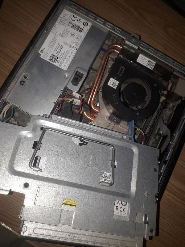 system unit Dell core I3 generation 4th condition 9 by 10 3