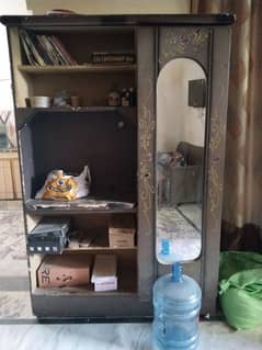 bed set and Almari show case for sale