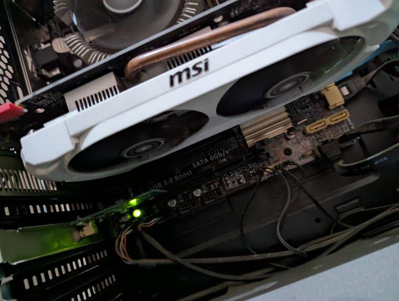 MSI Navidia GTX 960 4GB DDR5 128 Bits 1