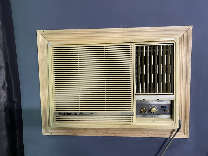 General Window AC in Immaculate Condition 1