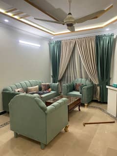 5-Seater Sofa in Excellent Condition – Slightly Used