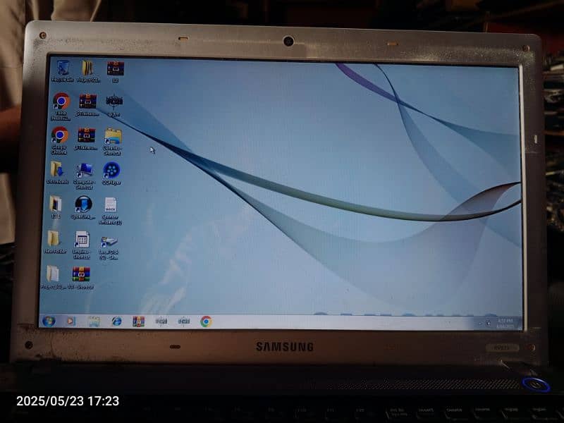 computer CPU 7800 model LCD 15inc tora line hi our keyboard 0
