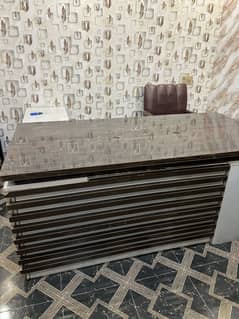 Office Tabel in good condition