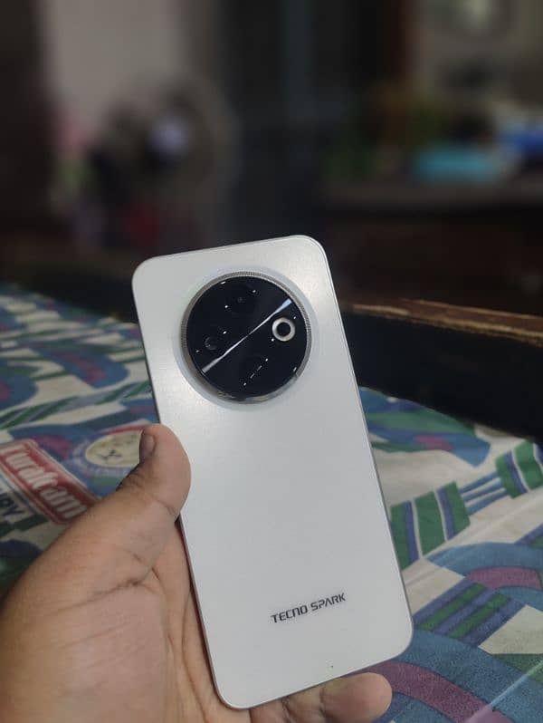 TECNO SPARK 30C 4 month useed With Otiginal box 2
