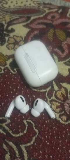 airpods pro. • Apple Japan product