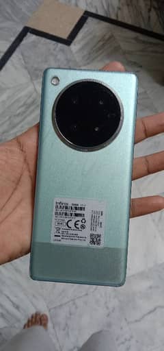 8+8+256GB warnty available