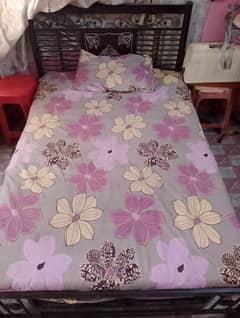 SINGLE HANDED USED BED