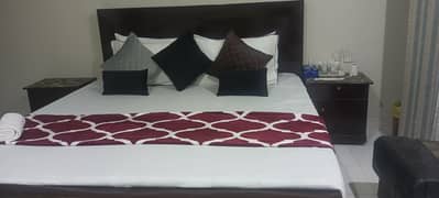 Daily & weekly furnished room Detail in description