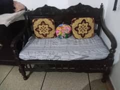 nice Condition  sofa  set . 2 Seter  an 1.1 Seter  sofa