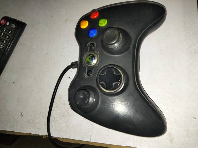X box 360 game 3controller along 2