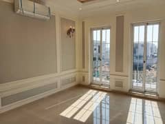 BEAUTIFUL DOUBLE UNITS HOUSE FOR RENT AVAILABLE WITH GAS