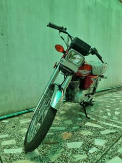 Honda 125 - Brand New Condition - 2010 Model