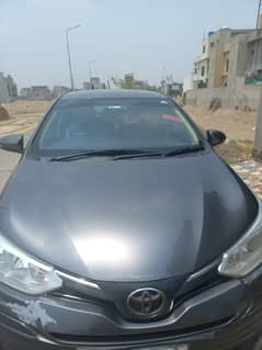 Toyota Yaris GLI 1.3 CVT for sale on cash