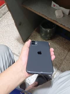 iphone 11 with box 80% 64gb