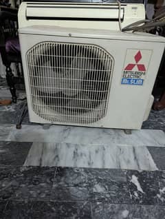 Mitsubishi Ac 1 ton saaf condition full gas