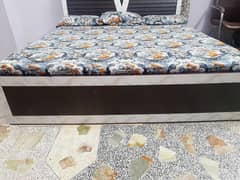 kind bed without mattress