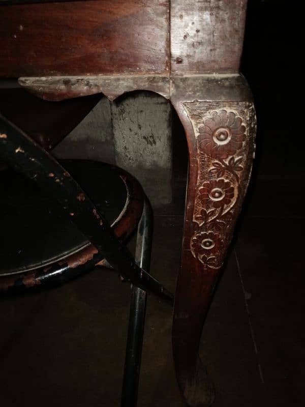 4 in 1 , 1 dining table wooden,show case,dressing table,computer table 7