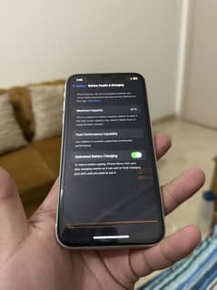 iphone XR NON pta 64gb 87 health 10/10 waterpack